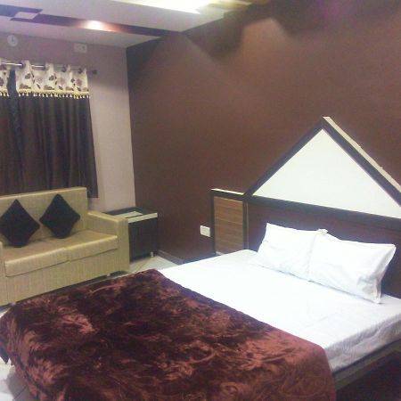 Hotel Palash Regency Bhagor Bagian luar foto