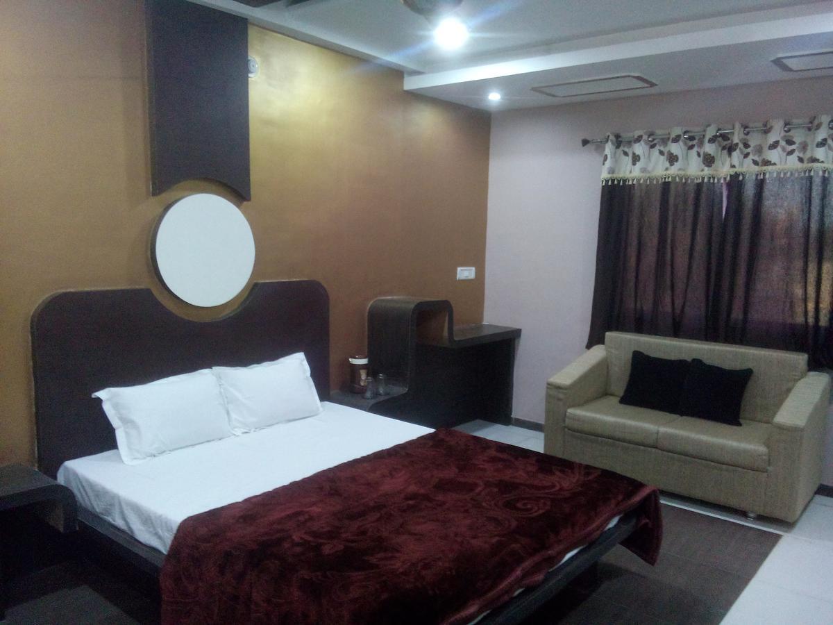 Hotel Palash Regency Bhagor Bagian luar foto